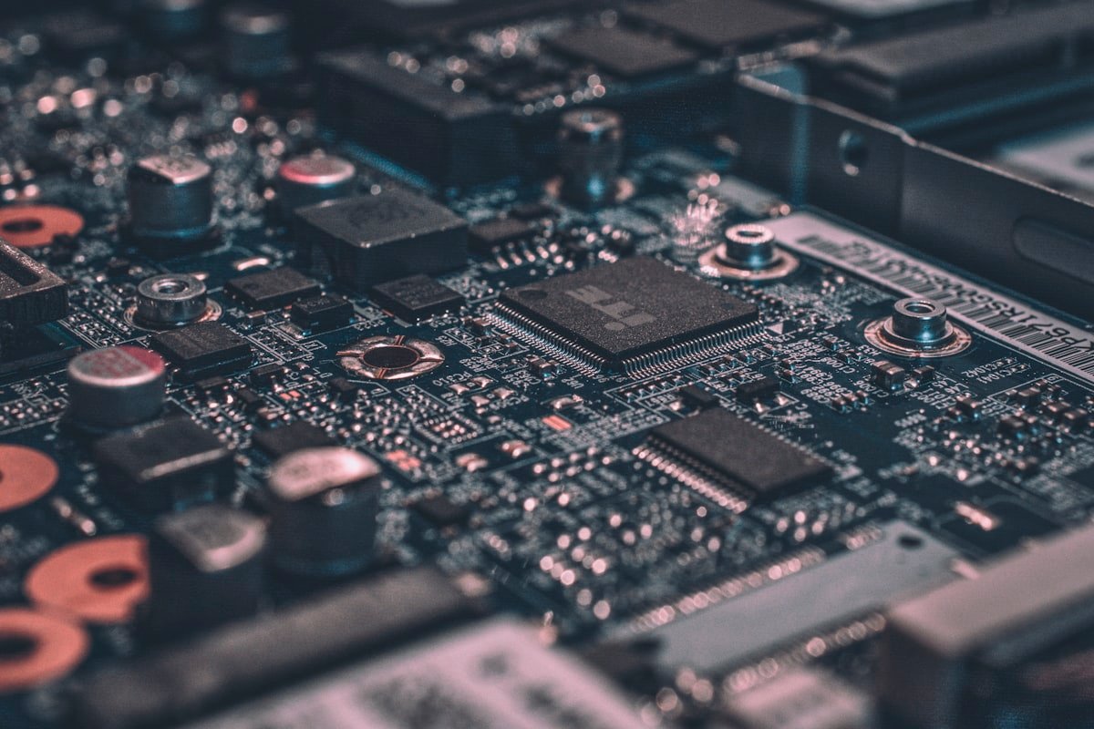 Ingeniería de hardware y software en Neural Code AI